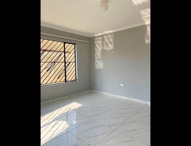 3 BEDROOM HOUSE FOR SALE IN PROTEA GLEN